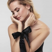 Черные ленты для связывания SILKY SENSUAL HANDCUFFS - Bijoux Indiscrets - купить с доставкой в Химках