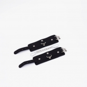 Черные кожаные наручники с хромированной фурнитурой - Crazy Handmade - купить с доставкой в Химках