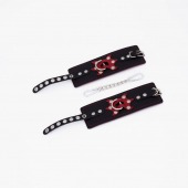 Черные кожаные наручники с красным декором и строчкой - Crazy Handmade - купить с доставкой в Химках