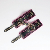 Черные кожаные наручники с розовой строчкой - Crazy Handmade - купить с доставкой в Химках