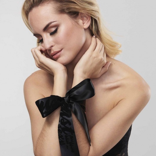 Черные ленты для связывания SILKY SENSUAL HANDCUFFS - Bijoux Indiscrets - купить с доставкой в Химках