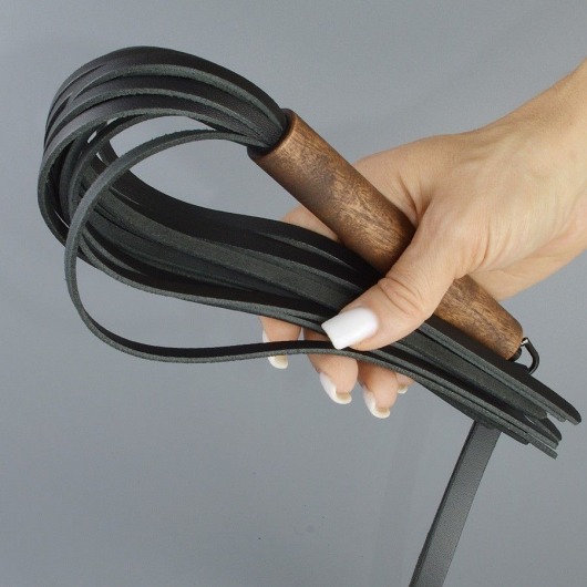 Черная кожаная плеть с деревянной рукоятью - 44 см. - Sitabella - купить с доставкой в Химках