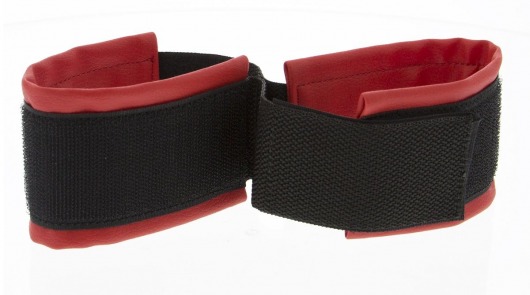Полиуретановые манжеты для фиксации рук вместе Bound Together Wrist Restraints - Blush Novelties - купить с доставкой в Химках
